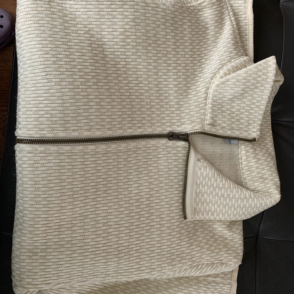 Brand New Columbia beige sweater